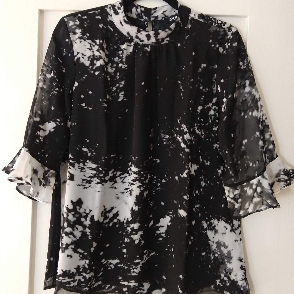 DKNY Inkspot "Boo" Ruffle Sleeve Top NWT - Size M